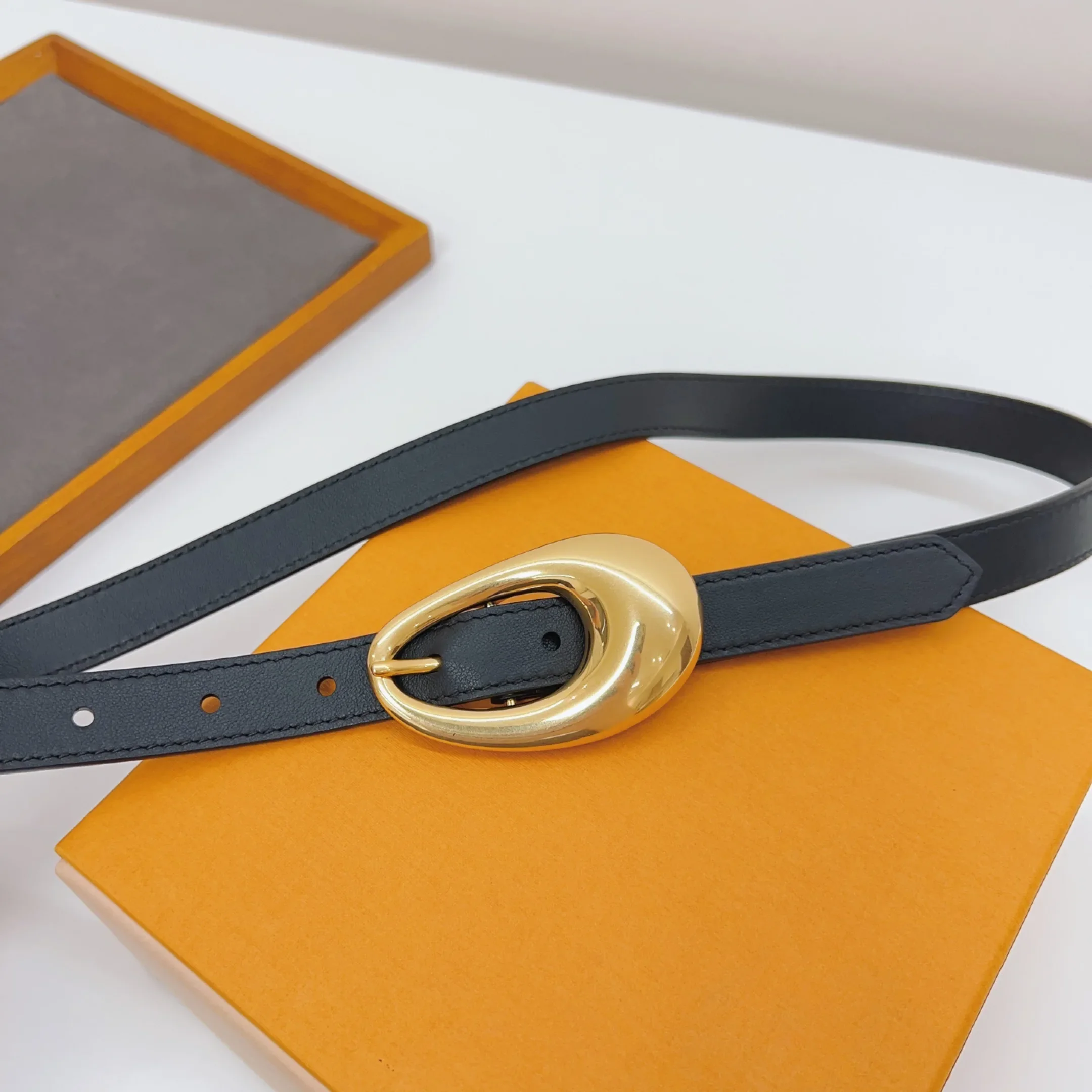 Women's belt genuine leather hundred with jeans belt brown belt female 2023 new summer fashion decoration
Women's belt genuine leather hundred with jeans belt brown belt female 2023 new summer fashion decoration