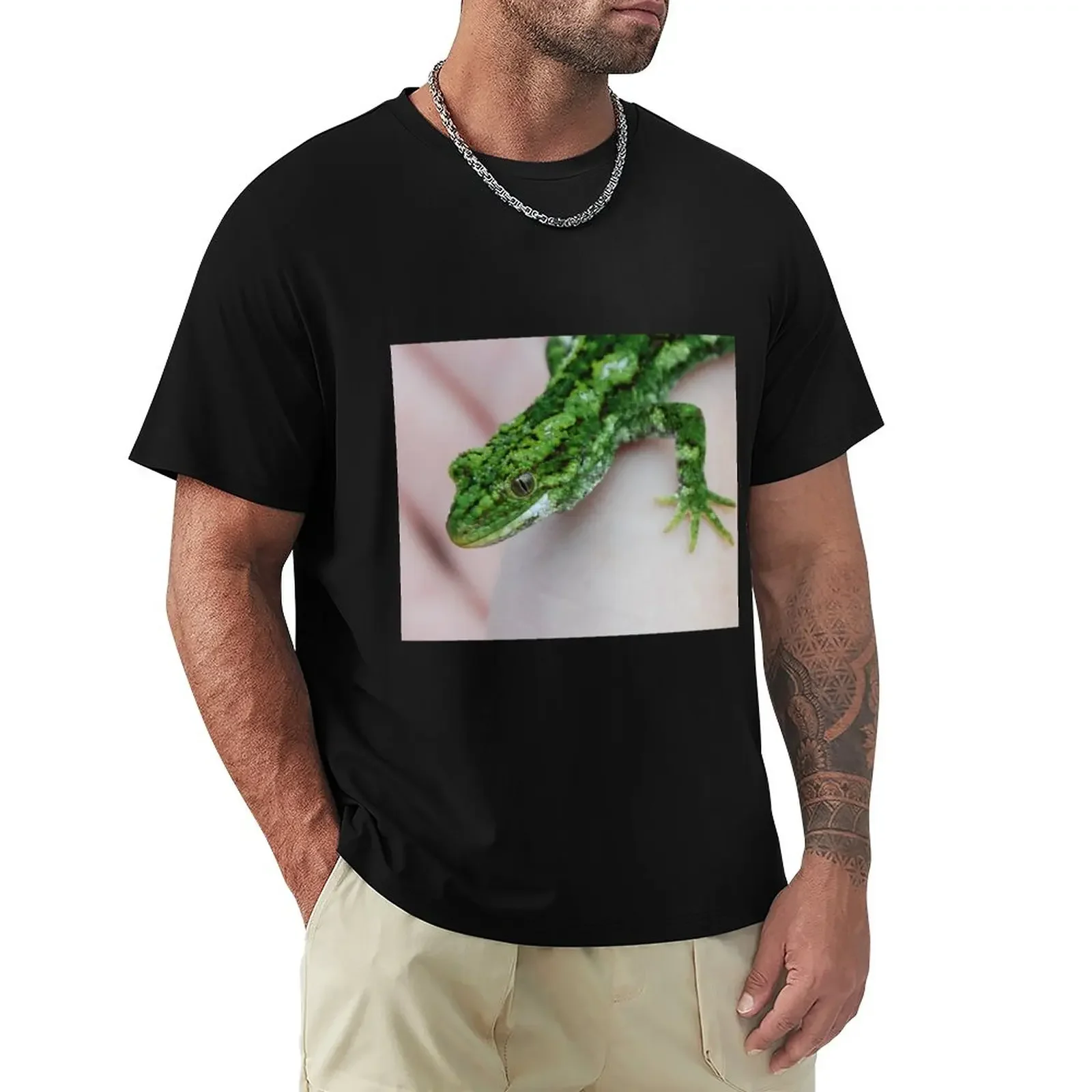 Close-up green and white gecko T-Shirt vintage clothes customizeds sweat fruit of the loom mens t shirts
Close-up green and white gecko T-Shirt vintage clothes customizeds sweat fruit of the loom mens t shirts