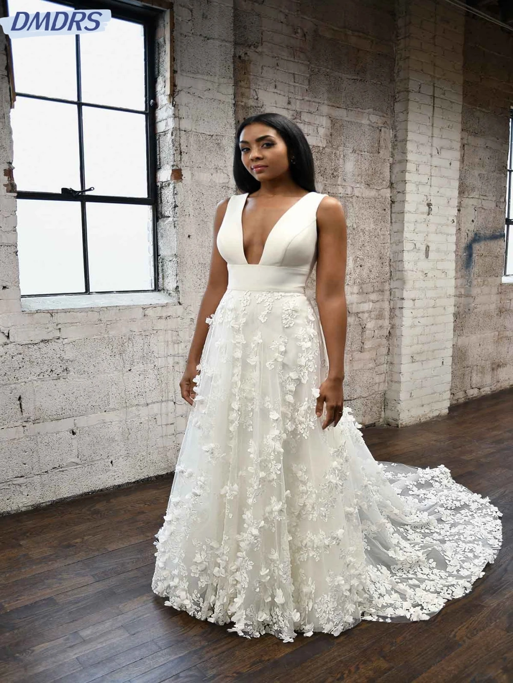 Sexy Deep V-neck Backless Dress For Bride Classic Appliques Bridal Gown Elegant A-line Long Wedding Dress Robe De Mariée
Sexy Deep V-neck Backless Dress For Bride Classic Appliques Bridal Gown Elegant A-line Long Wedding Dress Robe De Mariée
