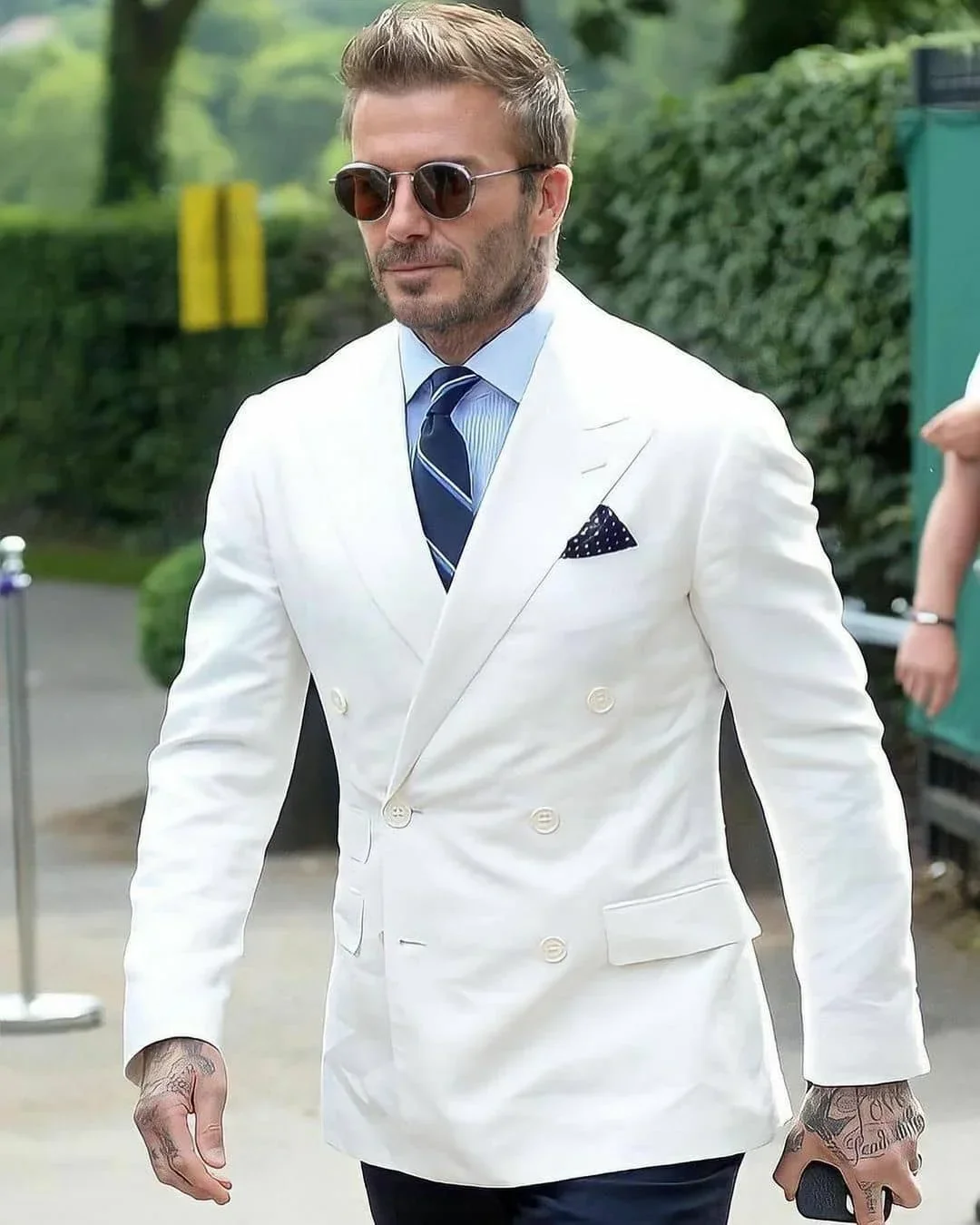 

2024 Elegant White Blazer Black Pants Slim Fit Men Suit High Quality Smart Casual Handsome Male Blazer For Wedding Slim Fit Suit