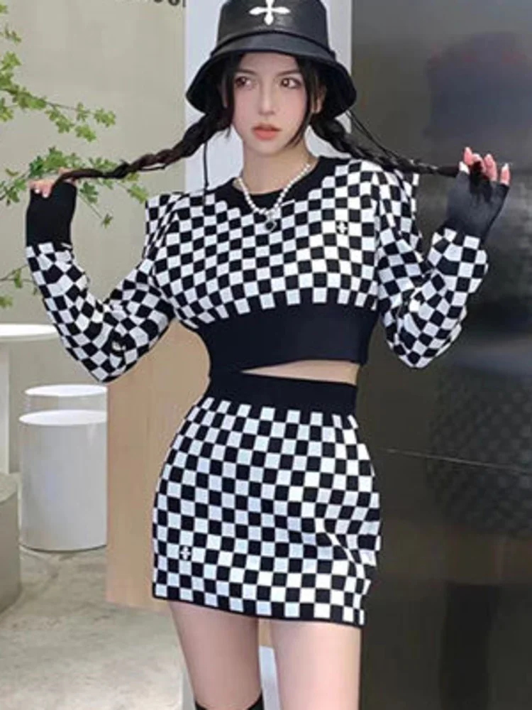 Two Piece Set Spring Fashion Streetwear Sexy Women Pullover Sweater Crop Top Bodycon Skirt Suits Vintage Knitted New 2022
Two Piece Set Spring Fashion Streetwear Sexy Women Pullover Sweater Crop Top Bodycon Skirt Suits Vintage Knitted New 2022
