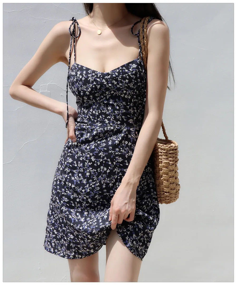 Daisy Floral Wrap Buttocks Dress for Women in Summer Sexy Low Cut Strappy Suspender A-line Skirt Short Skirt Beach Skirt
Daisy Floral Wrap Buttocks Dress for Women in Summer Sexy Low Cut Strappy Suspender A-line Skirt Short Skirt Beach Skirt