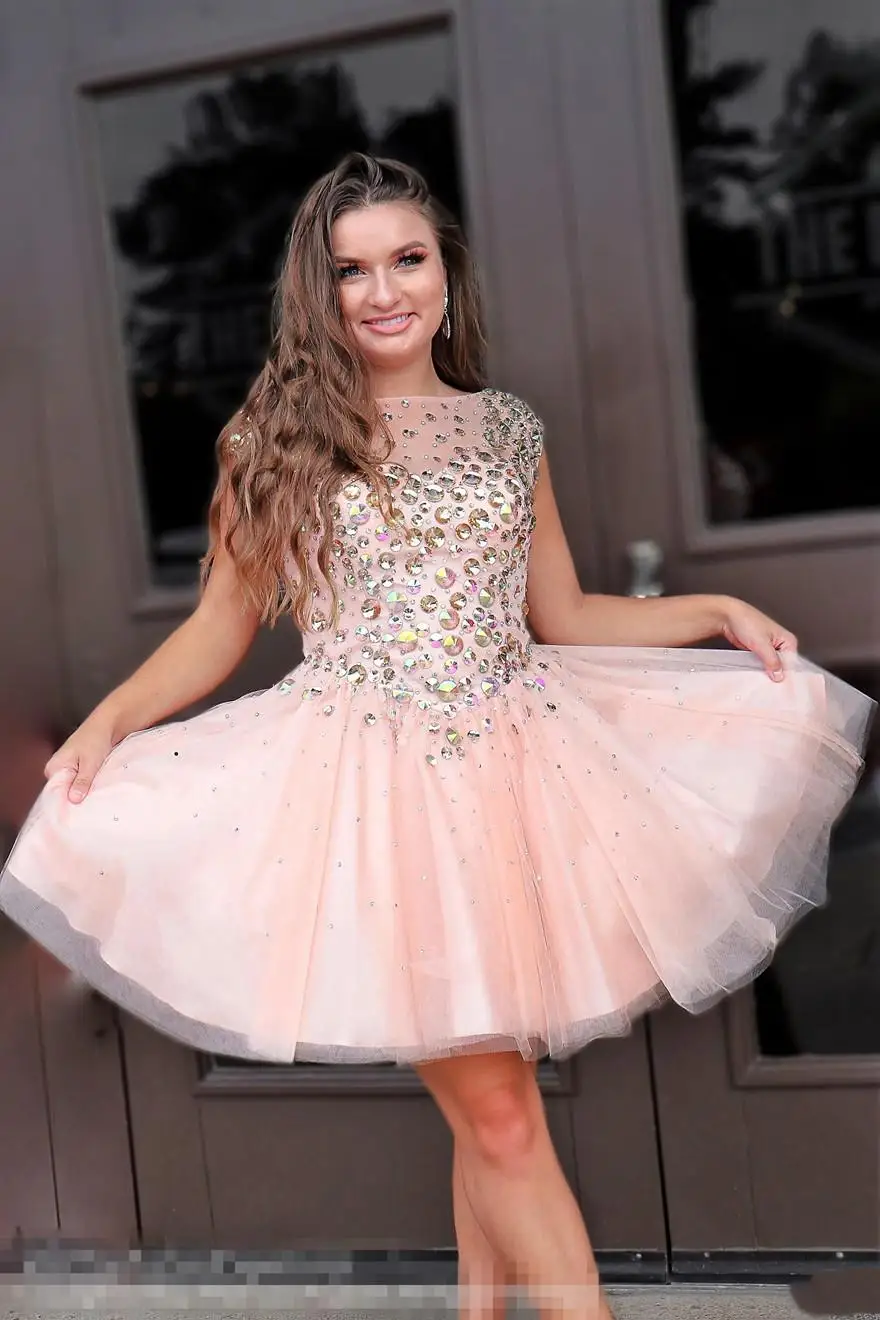 Glitter Luxury Crystal Mini Short Homecoming Dress with Cap Sleeve A Line Tulle Summer Junior Graduation Party Dresses for Girl
Glitter Luxury Crystal Mini Short Homecoming Dress with Cap Sleeve A Line Tulle Summer Junior Graduation Party Dresses for Girl