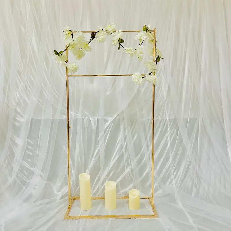 Блестящие зеркальные золотые свадебные столы, блестящие фотообои с подставкой для цветов, подсвечником, украшениями, цветочными сводами
Блестящие зеркальные золотые свадебные столы, блестящие фотообои с подставкой для цветов, подсвечником, украшениями, цветочными сводами