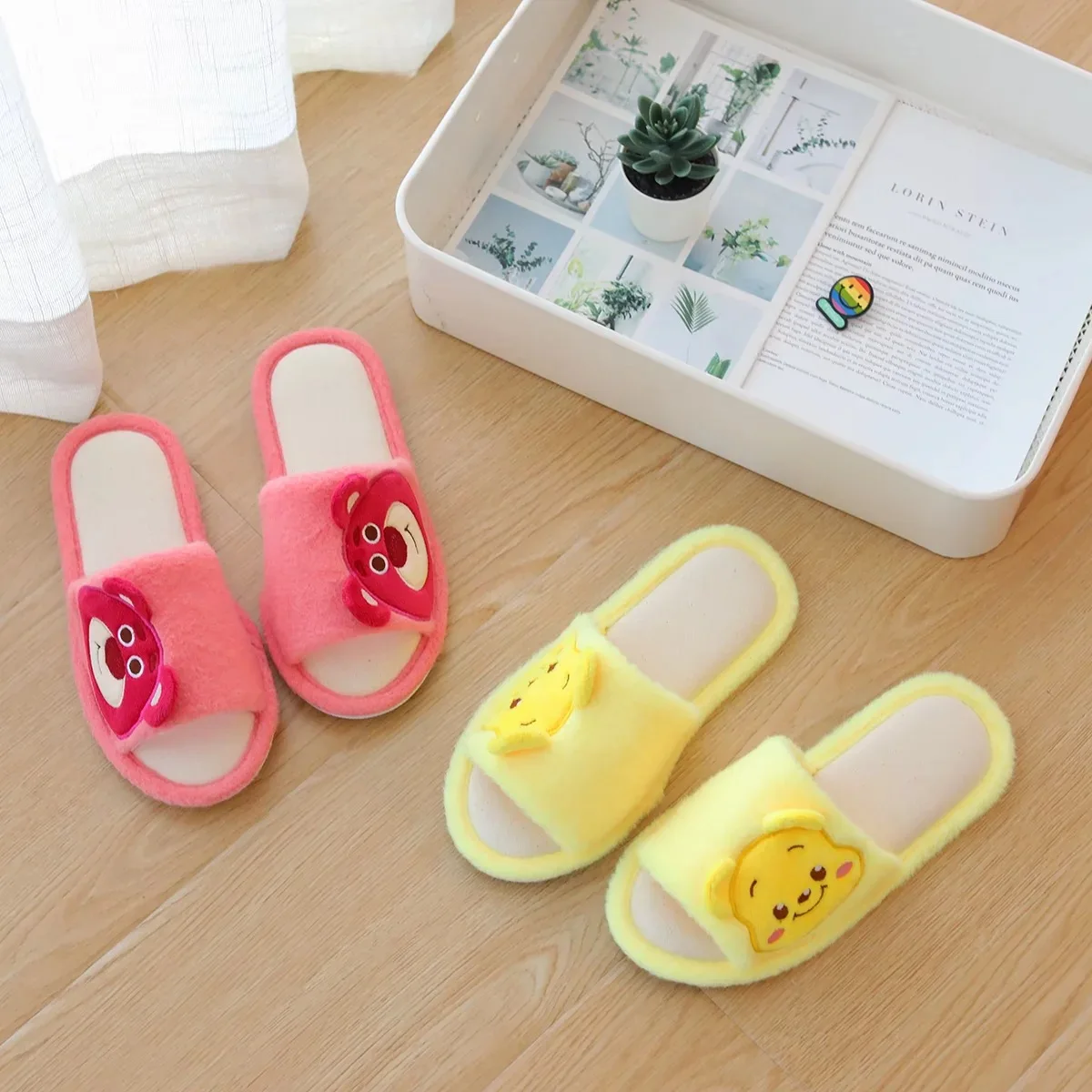 A097 Shit-stepping slippers for women in summer, couple's home non-slip bathroom bathing thick-soled home men's sandals and slip
A097 Shit-stepping slippers for women in summer, couple's home non-slip bathroom bathing thick-soled home men's sandals and slip