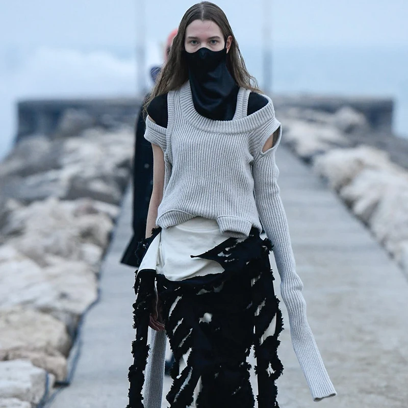 Autumn and winter fashion round neck long sleeve double layered deconstruction multi-dressing hollow overlap long sweater women
Autumn and winter fashion round neck long sleeve double layered deconstruction multi-dressing hollow overlap long sweater women