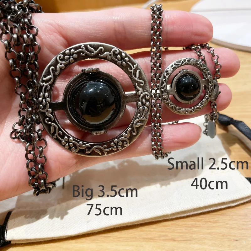 High Quality 2.5*2.0cm Retro Flower Carved 3D Ball Black Glass Saturn Planet Pendant 40cm Chain Necklace Women Girl Choker
High Quality 2.5*2.0cm Retro Flower Carved 3D Ball Black Glass Saturn Planet Pendant 40cm Chain Necklace Women Girl Choker