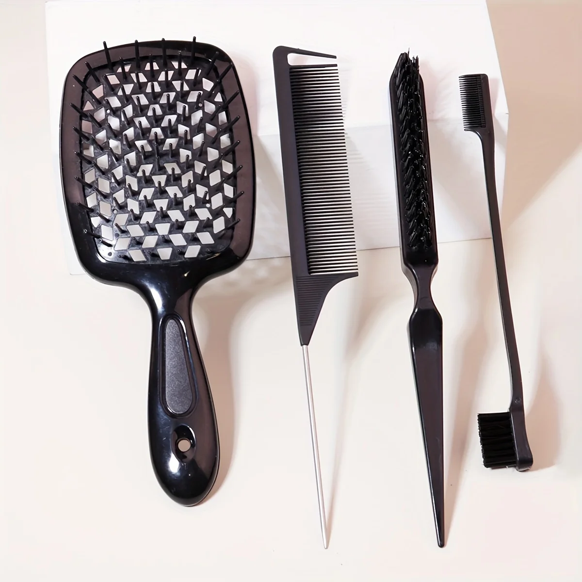 4pcs/Set Hair Styling Comb Set, Hollow Mesh Detangling Hair Combs Rat Tail Comb Teasing Comb Edge Control Hair Brush
4pcs/Set Hair Styling Comb Set, Hollow Mesh Detangling Hair Combs Rat Tail Comb Teasing Comb Edge Control Hair Brush