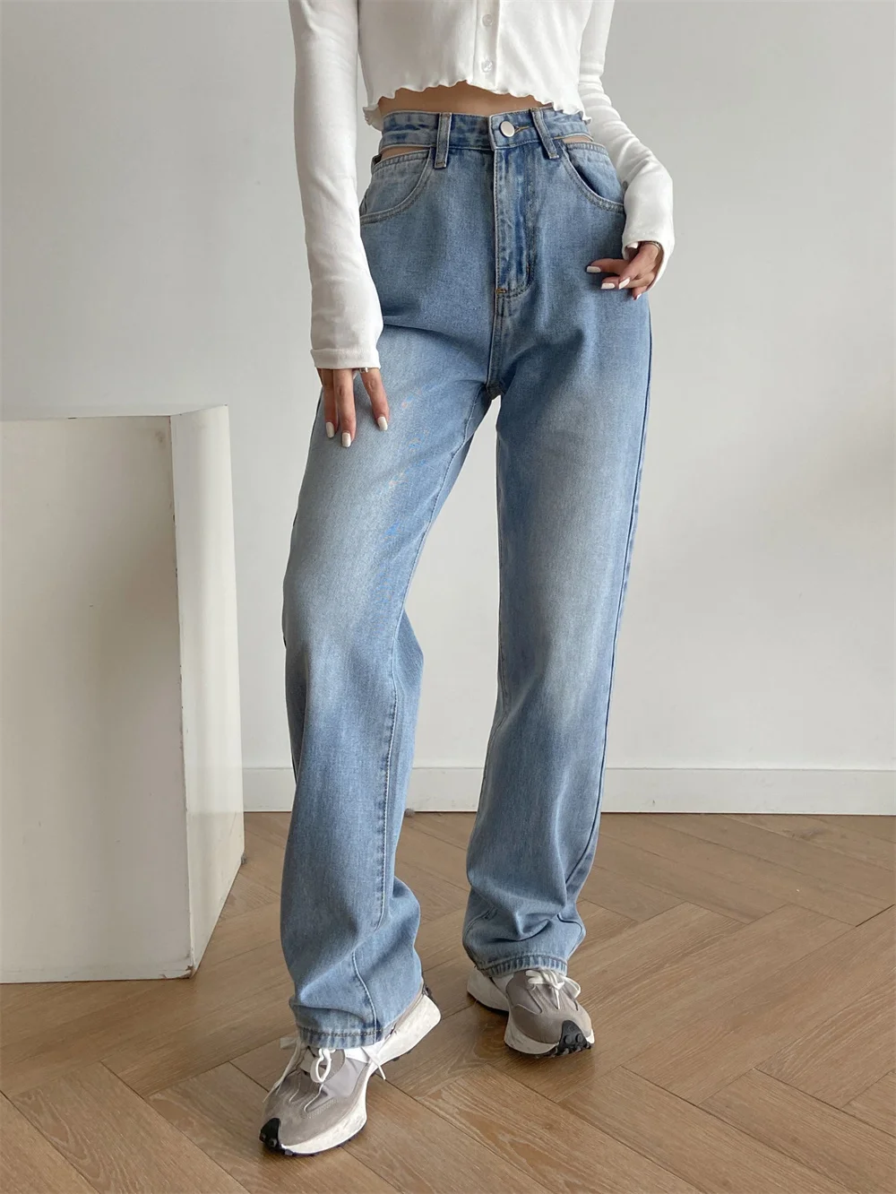 Summer new street style solid color loose love pocket straight jeans women's high-waisted thin wide-leg long jeans women
Summer new street style solid color loose love pocket straight jeans women's high-waisted thin wide-leg long jeans women