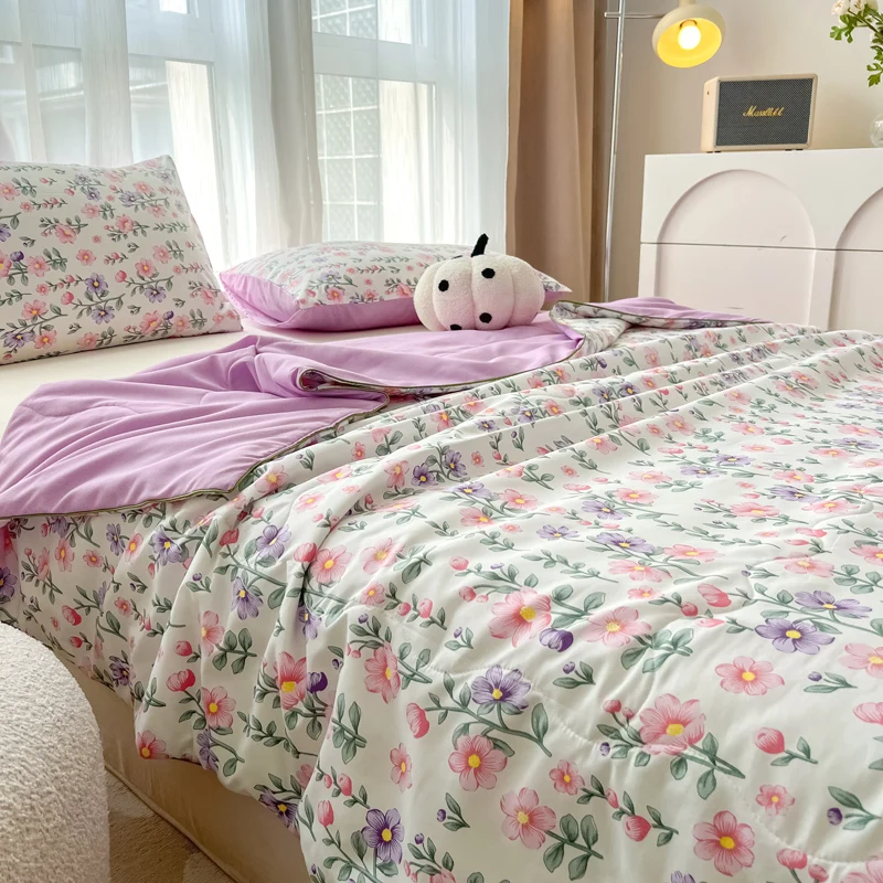 Summer Quilt Floral Style Duvets Single/Queen Size Comforter Thin Duvets Skin-friendly Bedspread edredones (No Pillowcase) Summer Quilt Floral Style Duvets Single/Queen Size Comforter Thin Duvets Skin-friendly Bedspread edredones (No Pillowcase)