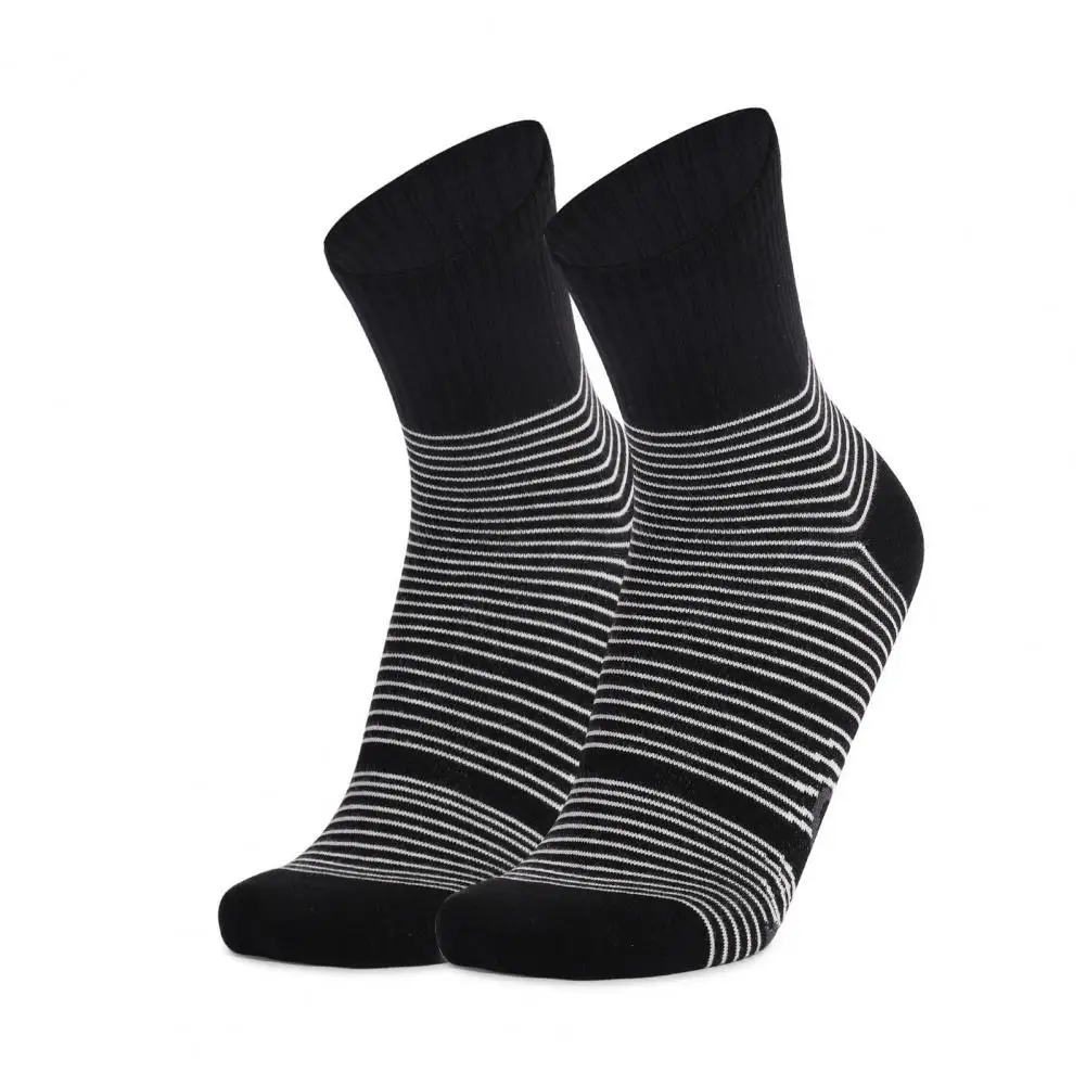 

Funny Cat Socks Unisex Cat Print Mid-tube Sports Socks with Striped Color Matching Anti-slip Elastic for Warmth Breathability