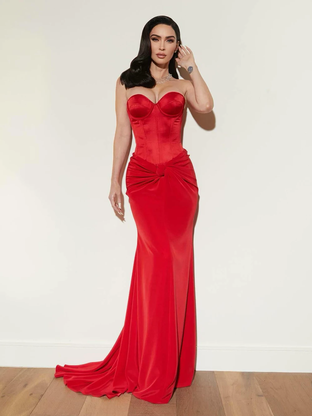 Women Sexy Strapless Corset High Slit Elegant Velvet Skirt Two Piece Set Evening Gown 2023 Fashion Party Club Formal Long Maxi
Women Sexy Strapless Corset High Slit Elegant Velvet Skirt Two Piece Set Evening Gown 2023 Fashion Party Club Formal Long Maxi