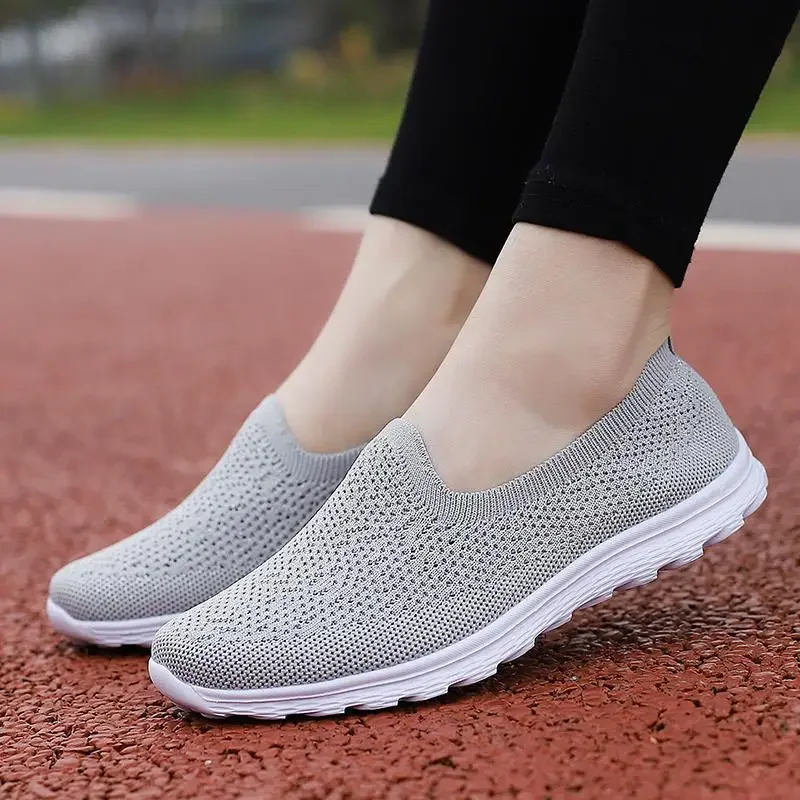 Немецкие тренировочные туфли в стиле ретро, женские летние новые спортивные повседневные белые туфли, универсальные увеличенные кроссовки на платформе для тенниса
Немецкие тренировочные туфли в стиле ретро, женские летние новые спортивные повседневные белые туфли, универсальные увеличенные кроссовки на платформе для тенниса