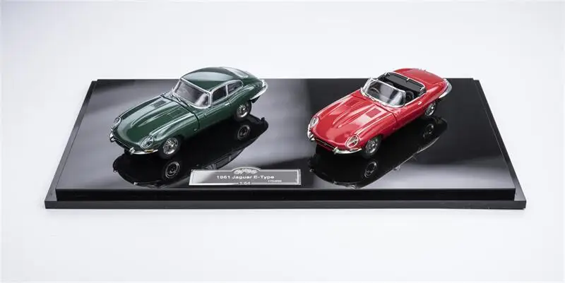 **Pre-Order** GFCC 1:64 1961 Jaguar E-Type Christmas edition limited Diecast Model Car
**Pre-Order** GFCC 1:64 1961 Jaguar E-Type Christmas edition limited Diecast Model Car