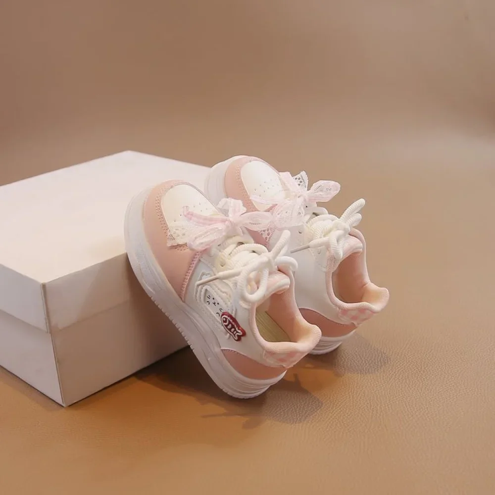 أحذية رياضية للفتيات المراهقات على الطراز الكوري، موضة عصرية من الجلد الصناعي، أحذية رياضية للأطفال مضادة للانزلاق وقابلة للتنفس. أحذية رياضية للفتيات المراهقات على الطراز الكوري، موضة عصرية من الجلد الصناعي، أحذية رياضية للأطفال مضادة للانزلاق وقابلة للتنفس.