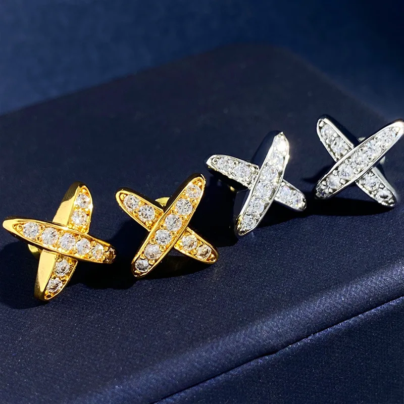 High Version Charm Cross Earrings AAA White Carbon Zircon Gold Plated X Symbol Earrings For Women Fashion Ear Studs Jewelry
High Version Charm Cross Earrings AAA White Carbon Zircon Gold Plated X Symbol Earrings For Women Fashion Ear Studs Jewelry