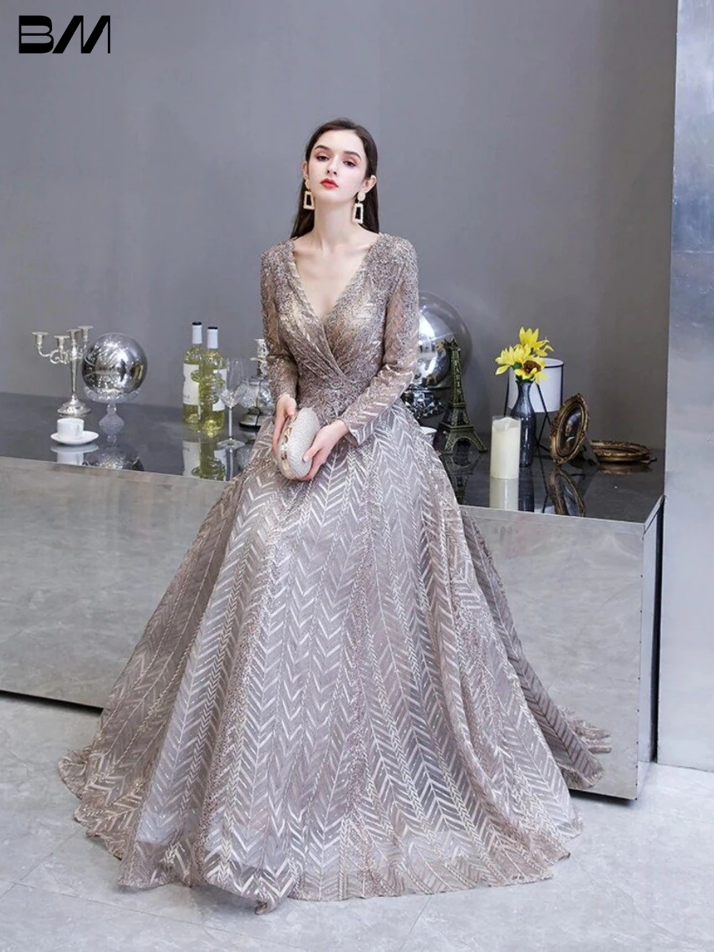Elegant V-neck Evening Dresses Modern Romantic A-line Bridal Gown Graceful Floor-length Bride Dresses Vestidos De Novia
Elegant V-neck Evening Dresses Modern Romantic A-line Bridal Gown Graceful Floor-length Bride Dresses Vestidos De Novia