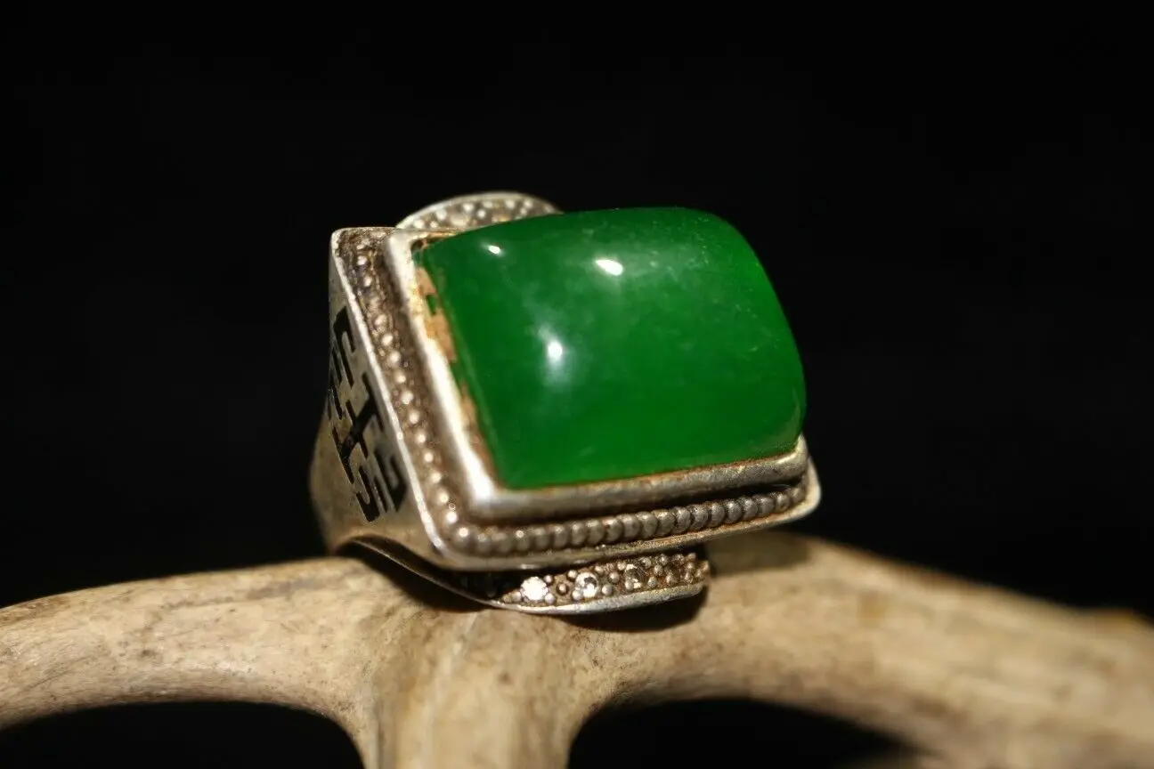 

Китайское старое ремесло, старинное тибетское серебряное инкрустированное зеленое серебряное кольцо из нефрита