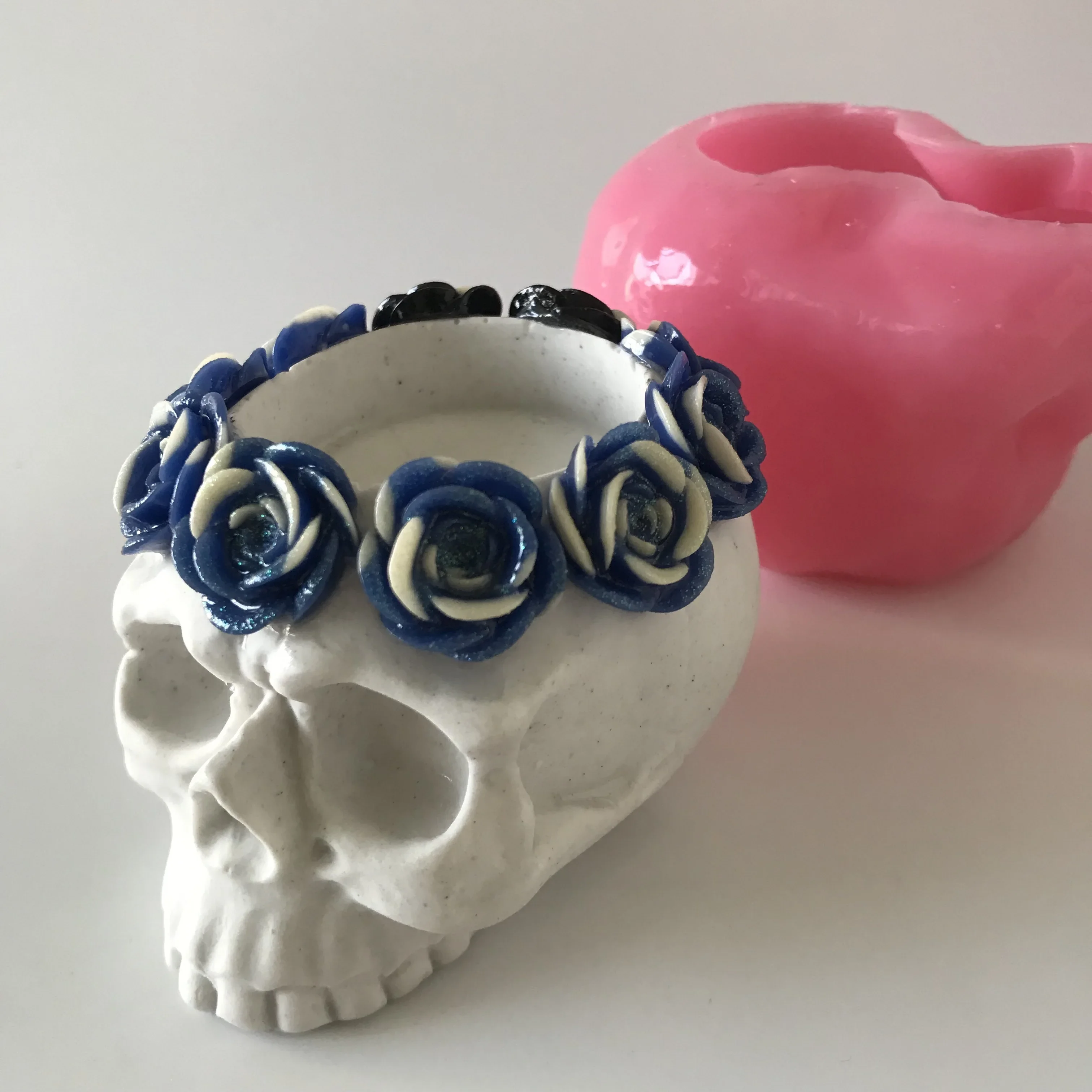 3D Rose Flower Soap Making Tool Handmade Plaster Resin Craft Cement Candle Holder Silicone Molds Cake Baking Decoration Mould
3D Rose Flower Soap Making Tool Handmade Plaster Resin Craft Cement Candle Holder Silicone Molds Cake Baking Decoration Mould