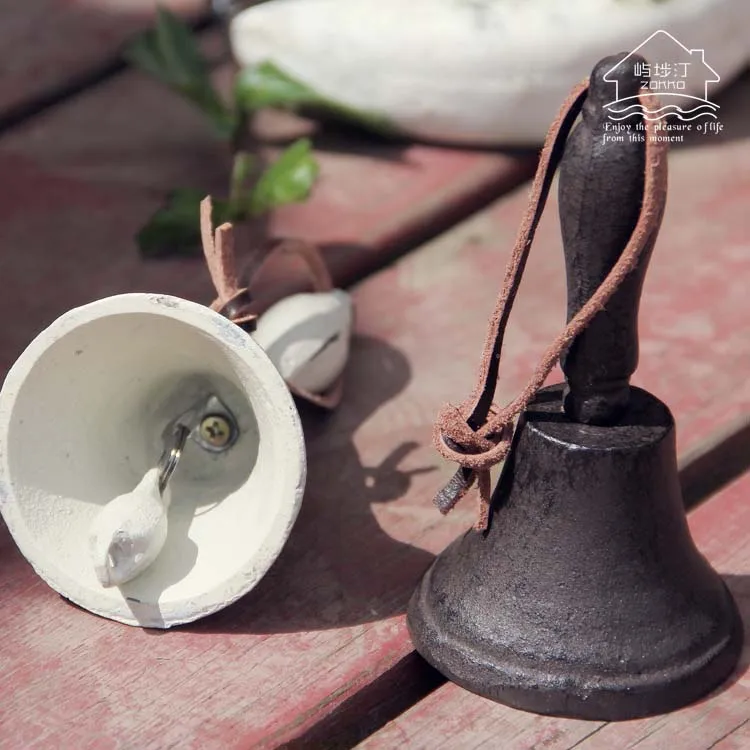 Hand Cast Iron Hand Bell Country Retro Bell Bar Restaurant Coffee Door Hand Bell Museum Ornament Decoration
Hand Cast Iron Hand Bell Country Retro Bell Bar Restaurant Coffee Door Hand Bell Museum Ornament Decoration