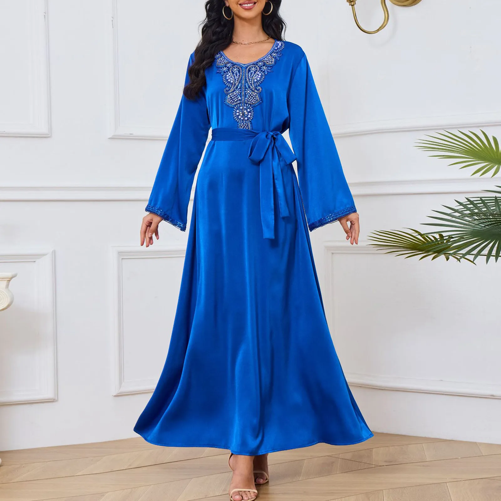 Fashion Embroidery Muslim Dresses Diamond Beading Muslim Abayas female islamic muslim abayas muslim robes With Belt
Fashion Embroidery Muslim Dresses Diamond Beading Muslim Abayas female islamic muslim abayas muslim robes With Belt