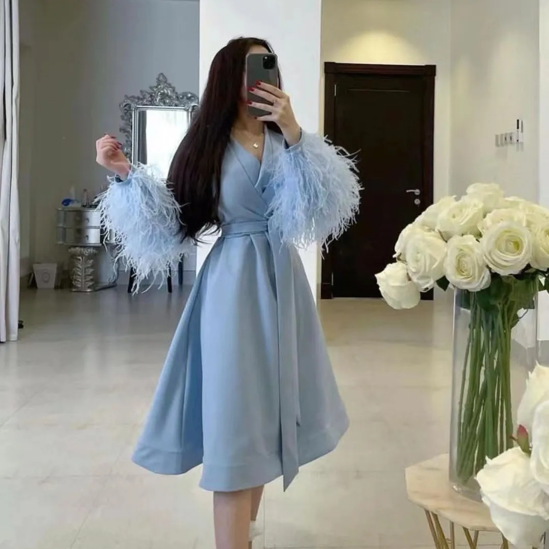 V Neck Prom Dresses with Feathers Long Sleeves Special Party Bride Wear for Weddings Tea Length A Line Birthday Formal Gowns
V Neck Prom Dresses with Feathers Long Sleeves Special Party Bride Wear for Weddings Tea Length A Line Birthday Formal Gowns
