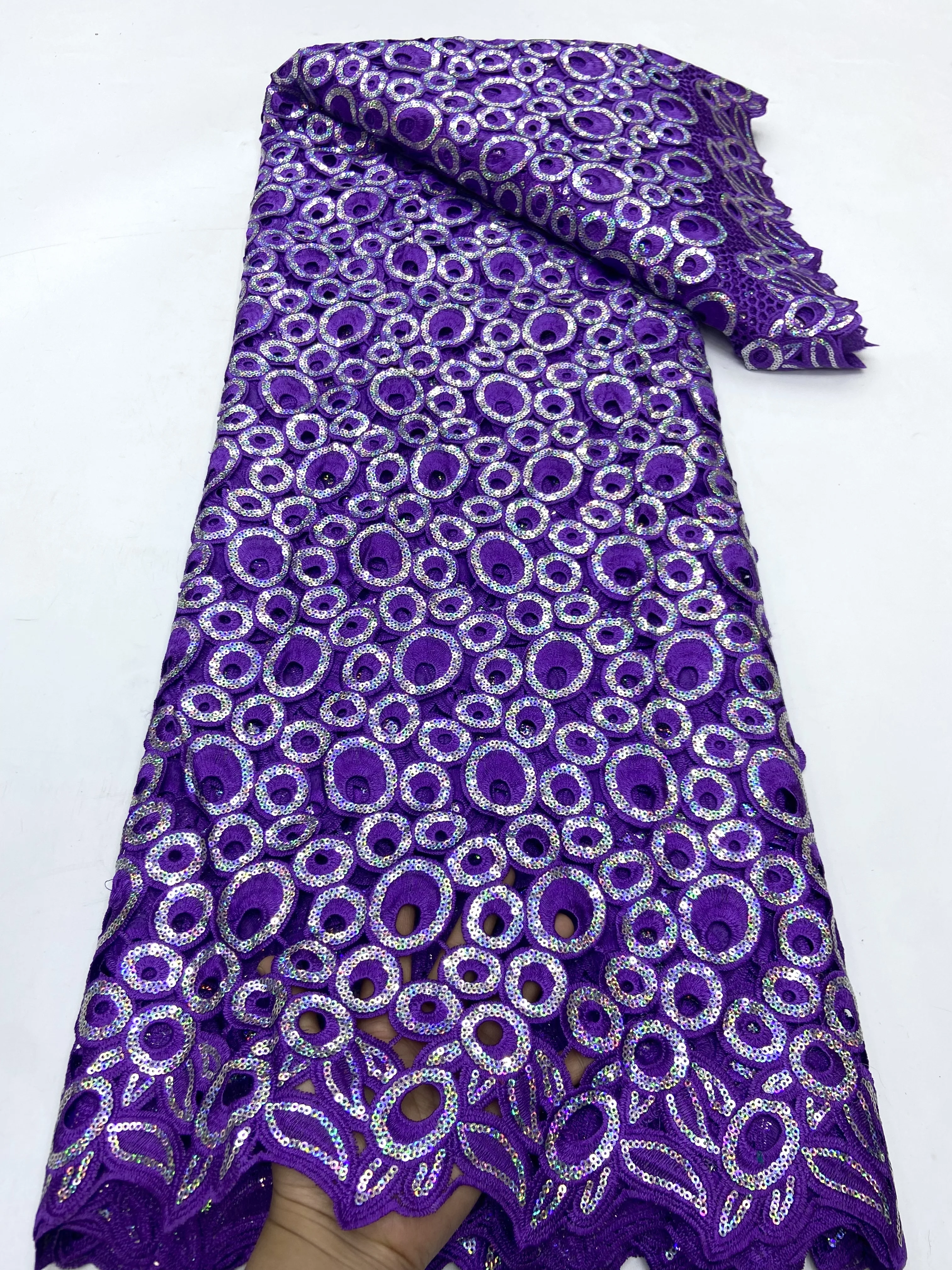 2024 Latest Nigerian Guipure Cord Lace Fabric High Quality African Water Souble Sequins Lace Fabric For Women Wedding Dress Sew
2024 Latest Nigerian Guipure Cord Lace Fabric High Quality African Water Souble Sequins Lace Fabric For Women Wedding Dress Sew
