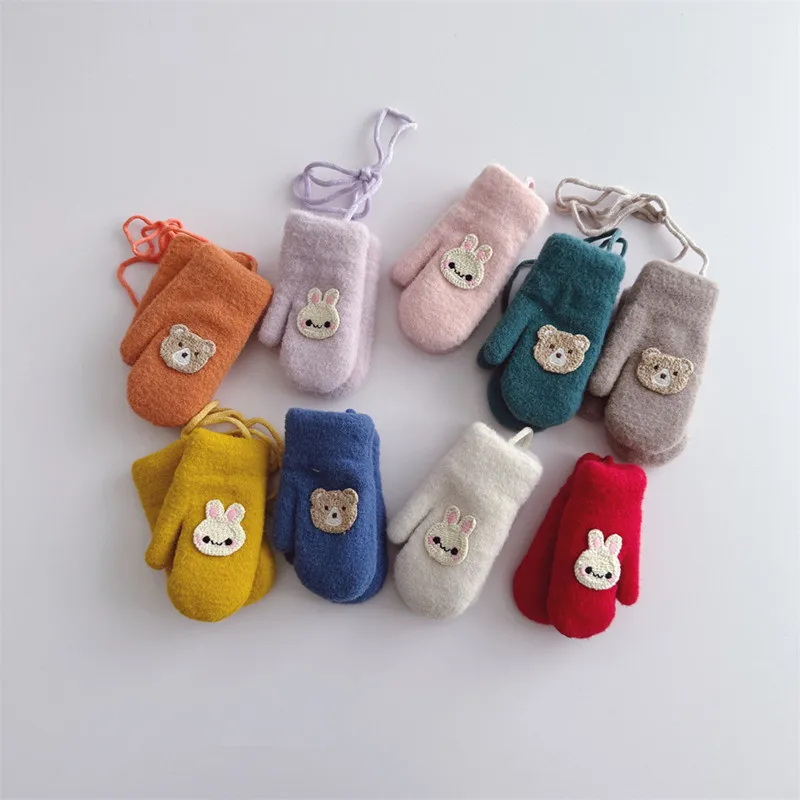 2-6 year old Korean boys and girls gloves 2023 winter plush insulation bunny bear children neck hanging cartoon mittens
2-6 year old Korean boys and girls gloves 2023 winter plush insulation bunny bear children neck hanging cartoon mittens