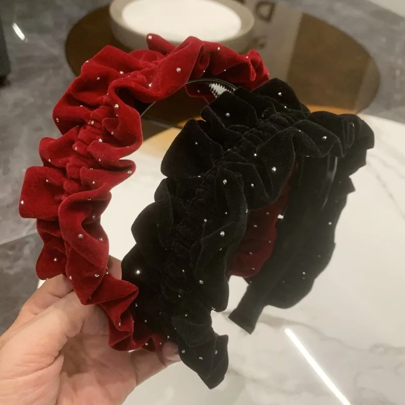 TwinkLei Winter Vintage Women Red Black Velvet Ruched Fold Headband Rhinestone Hair Accessories Female Girl's Hairband Hair Hoop
TwinkLei Winter Vintage Women Red Black Velvet Ruched Fold Headband Rhinestone Hair Accessories Female Girl's Hairband Hair Hoop