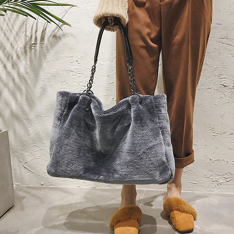 Winter Warm Faux Fur Women Shoulder Bag Casual Plush Lady Tote Handbag Fashion Chain Larger Capacity Shopping Bag Travel Purse
Winter Warm Faux Fur Women Shoulder Bag Casual Plush Lady Tote Handbag Fashion Chain Larger Capacity Shopping Bag Travel Purse