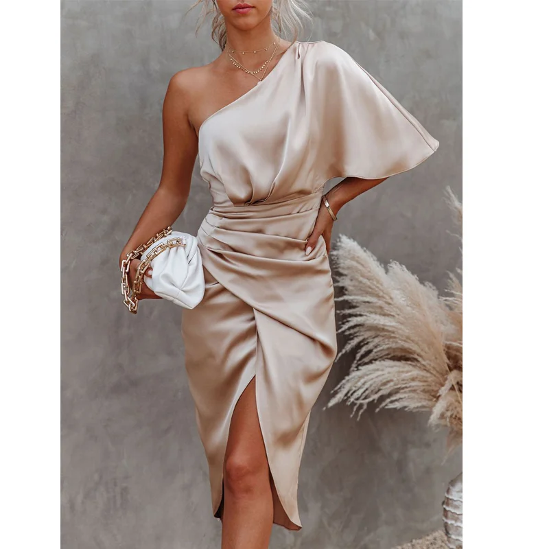 Summer Black Women's Waist Dress 2023 New Sexy One Shoulder Irregular Pleated Party Dress Fashion Ladies Tight Vintage Dress
Summer Black Women's Waist Dress 2023 New Sexy One Shoulder Irregular Pleated Party Dress Fashion Ladies Tight Vintage Dress