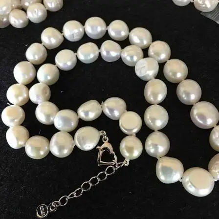 Hand knotted 9-10mm natural white baroque freshwater pearl necklace 45+4cm fashion jewelry
Hand knotted 9-10mm natural white baroque freshwater pearl necklace 45+4cm fashion jewelry