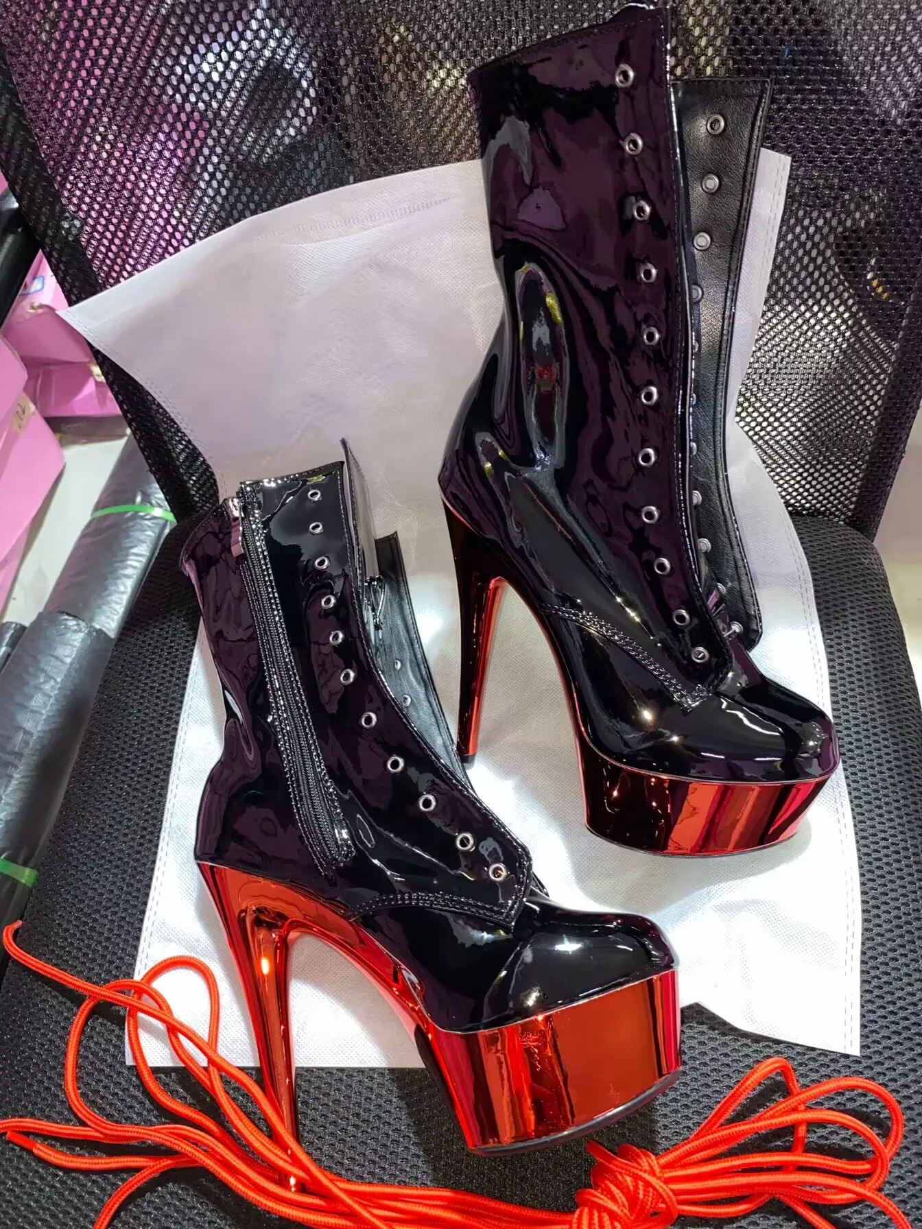 Fashion super high heels, black and red 15cm classic ankle boots, 6 inch stiletto pole dancing ankle dance shoes
Fashion super high heels, black and red 15cm classic ankle boots, 6 inch stiletto pole dancing ankle dance shoes
