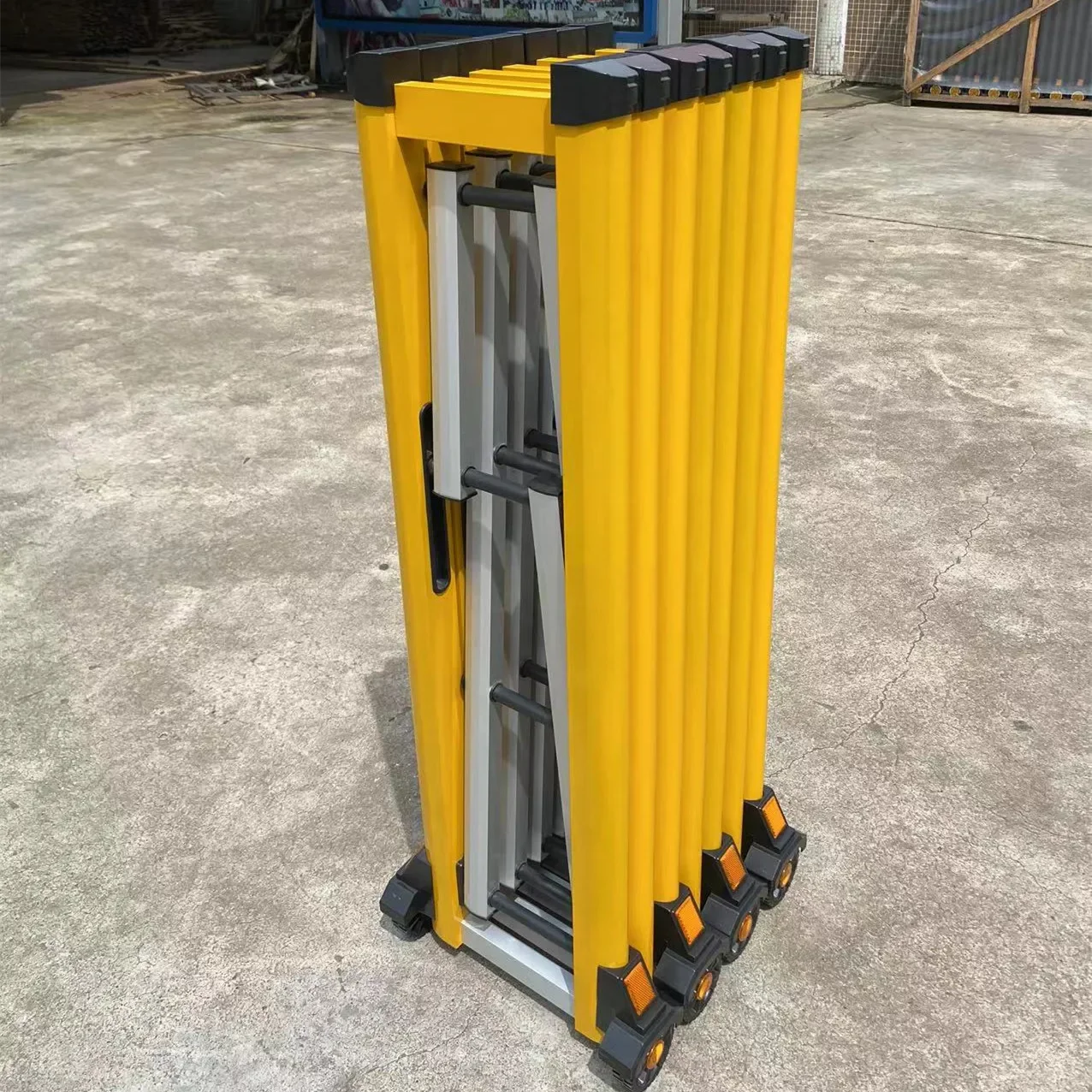 Custom aluminum alloy telescopic fence movable guardrail manual sliding door folding railing courtyard kindergarten outdoor fenc
Custom aluminum alloy telescopic fence movable guardrail manual sliding door folding railing courtyard kindergarten outdoor fenc
