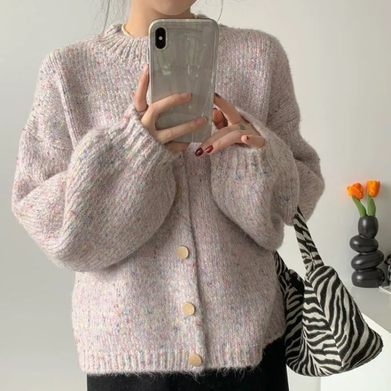 2023 Spring Autumn New Color Dot Knitted Sweater Cardigan Women Thick Loose Lazy Wind Round Neck Coat
2023 Spring Autumn New Color Dot Knitted Sweater Cardigan Women Thick Loose Lazy Wind Round Neck Coat