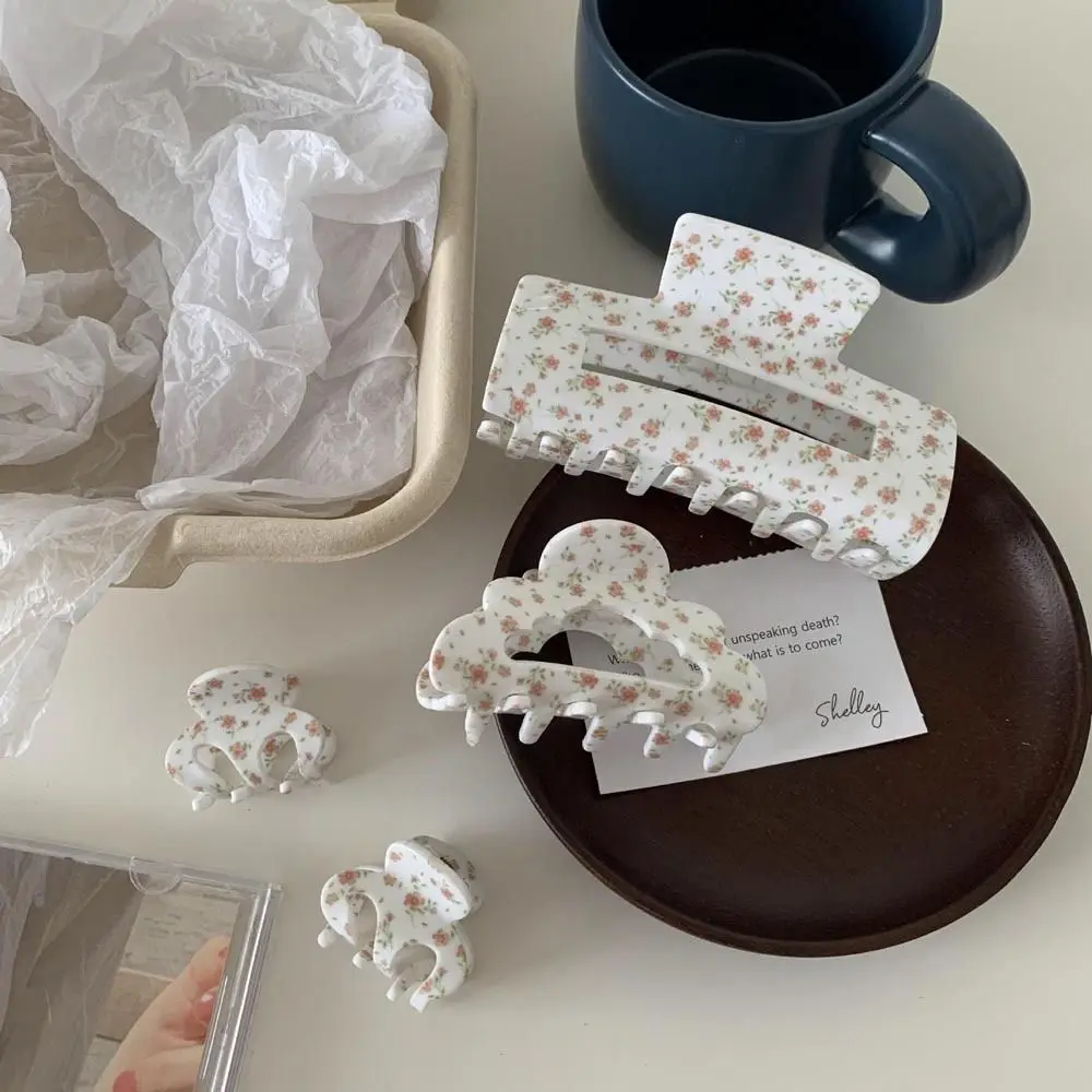 Headwear Hollow Small Hairpins Ponytail Holder Flower Hair Claws Women Hair Clips Geometric Hairgrips Korean Shark Clips
Headwear Hollow Small Hairpins Ponytail Holder Flower Hair Claws Women Hair Clips Geometric Hairgrips Korean Shark Clips