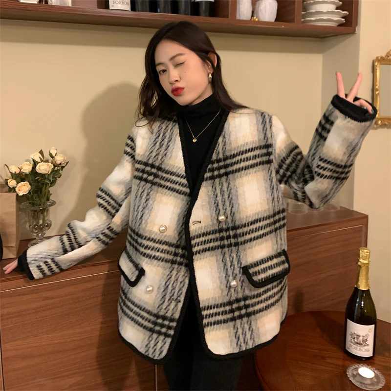 2023 Trench Coat Korean Christmas Red Thickened Cotton Blended Temperament Versatile Plaid Woolen Warm Clothes For Women
2023 Trench Coat Korean Christmas Red Thickened Cotton Blended Temperament Versatile Plaid Woolen Warm Clothes For Women