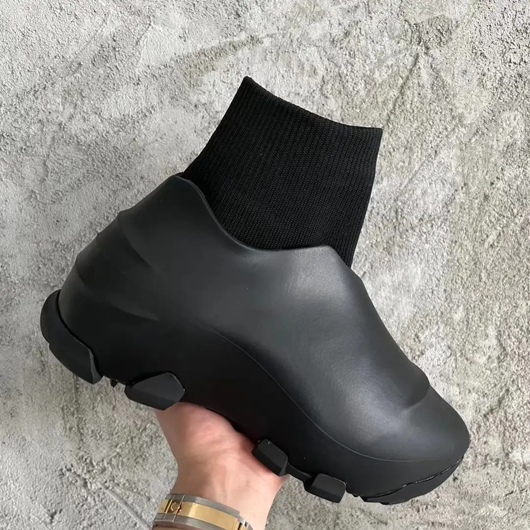 Черные и уличные резиновые интегрированные зимние водонепроницаемые ботинки-носки 2022, зима
Черные и уличные резиновые интегрированные зимние водонепроницаемые ботинки-носки 2022, зима