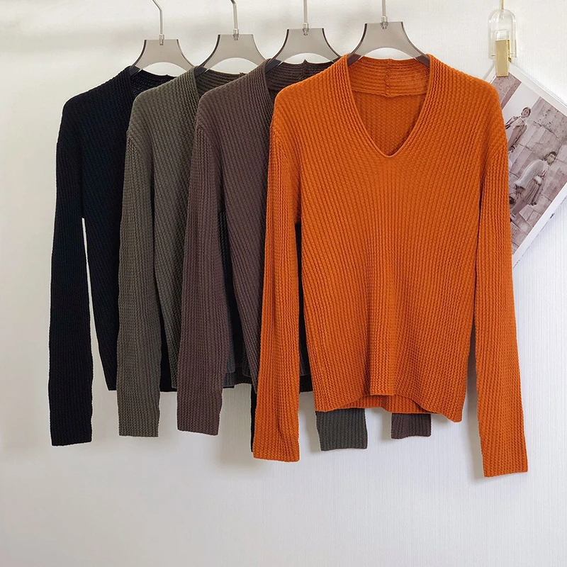 Y2K Women Multi Color Knitted Wool Bottom Sweater Fashion Classic Pit Strip V-Neck Slimming Under Shirts 23 Autumn Winter New
Y2K Women Multi Color Knitted Wool Bottom Sweater Fashion Classic Pit Strip V-Neck Slimming Under Shirts 23 Autumn Winter New