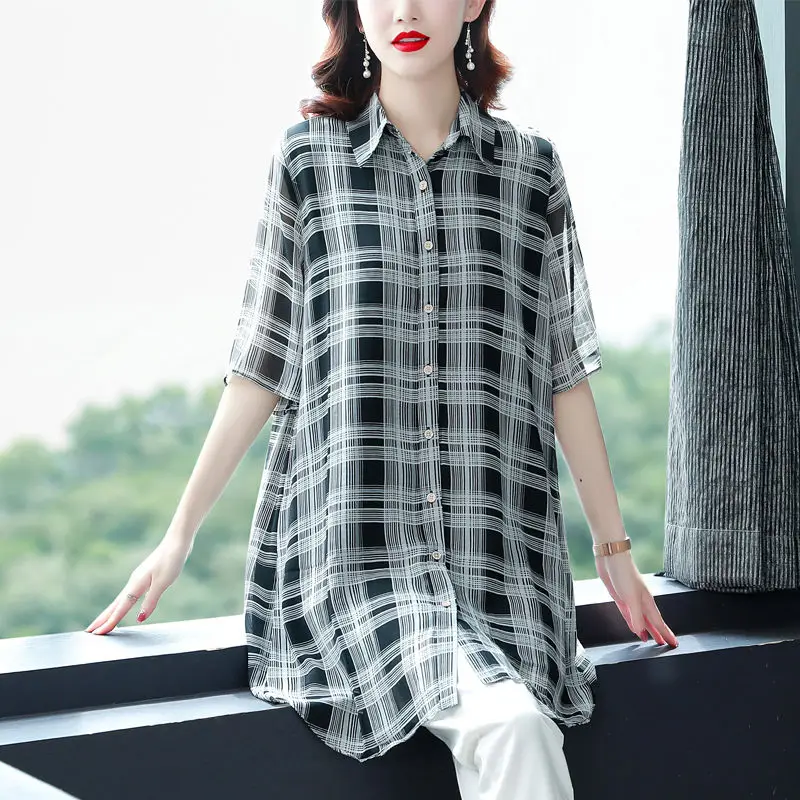 

Летняя модная полосатая Повседневная Женская блузка в клетку шифоновая рубашка в японском и корейском стиле Свободные топы на пуговицах для дам S355