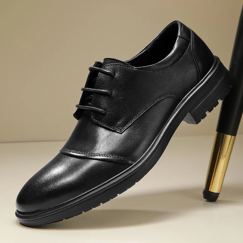 genuine Leather Men Shoes lace up Fashion Formal dress Men Shoes outdoor Moccasins Italian Breathable Male wedding Shoes men
genuine Leather Men Shoes lace up Fashion Formal dress Men Shoes outdoor Moccasins Italian Breathable Male wedding Shoes men