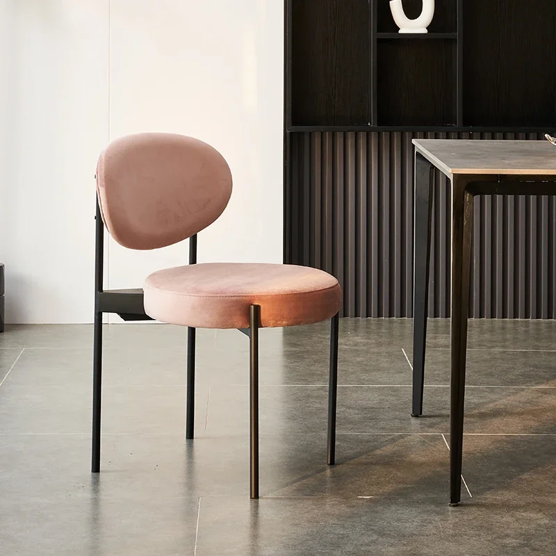 Тканевые обеденные стулья с обивкой, современный роскошный металлический эргономичный стул, Скандинавский дизайн, мебель для гостиной
Тканевые обеденные стулья с обивкой, современный роскошный металлический эргономичный стул, Скандинавский дизайн, мебель для гостиной