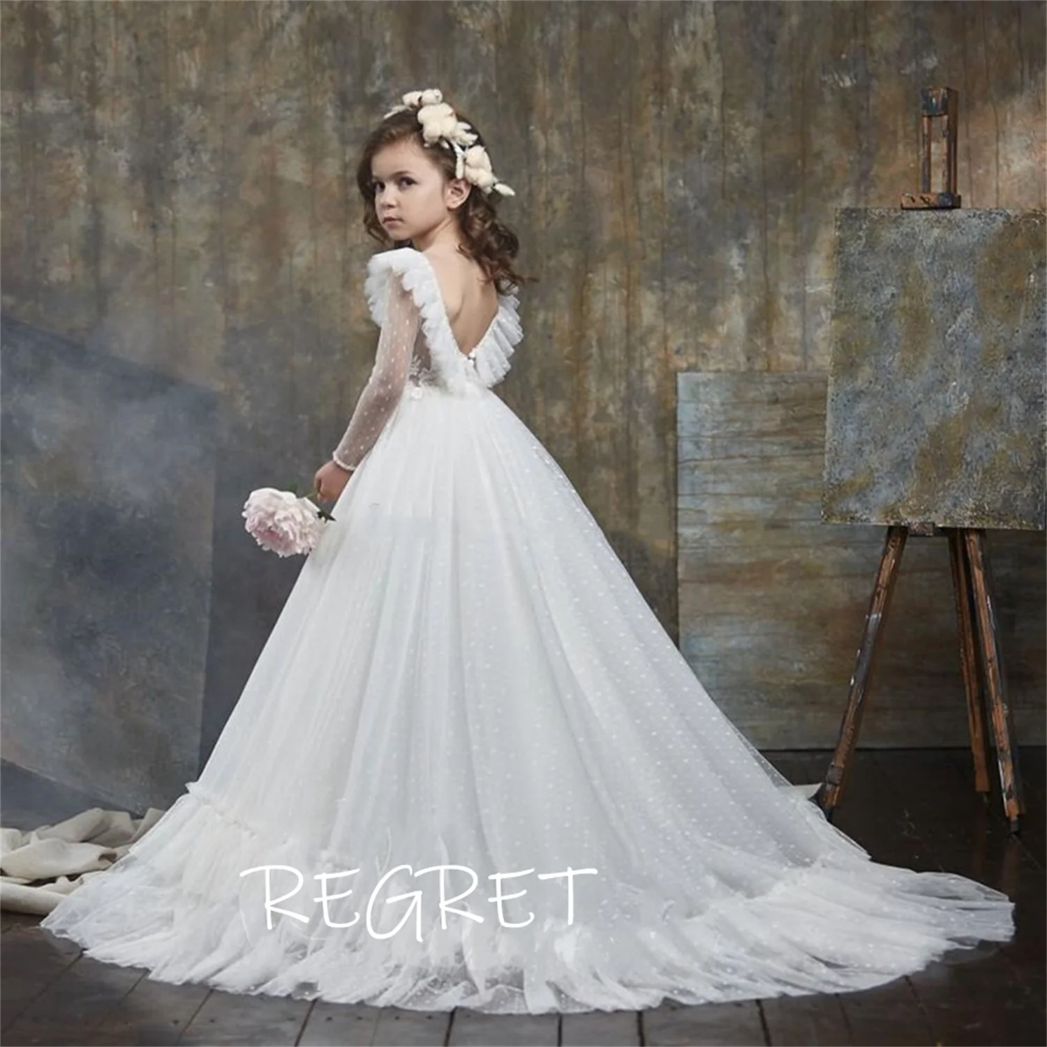 2023 Appliques Backless Flower Girl Dresses for Wedding Long Sleeves Pageant Gowns Pleat Tulle Elegant Beach Party Lace Dress
2023 Appliques Backless Flower Girl Dresses for Wedding Long Sleeves Pageant Gowns Pleat Tulle Elegant Beach Party Lace Dress
