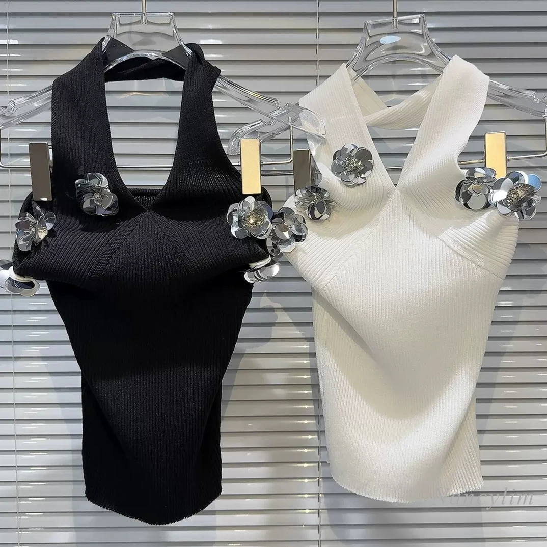 2024 Summer New Elegant Hot Girl Silver Paillette Flower V-neck Halter Knitted Tank Top for Women Sexy Backless Tops
2024 Summer New Elegant Hot Girl Silver Paillette Flower V-neck Halter Knitted Tank Top for Women Sexy Backless Tops