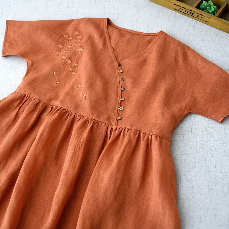 women's summer new V-neck diagonal embroidered ramie short sleeved dress with artistic thin linen Dress 0803-4
women's summer new V-neck diagonal embroidered ramie short sleeved dress with artistic thin linen Dress 0803-4