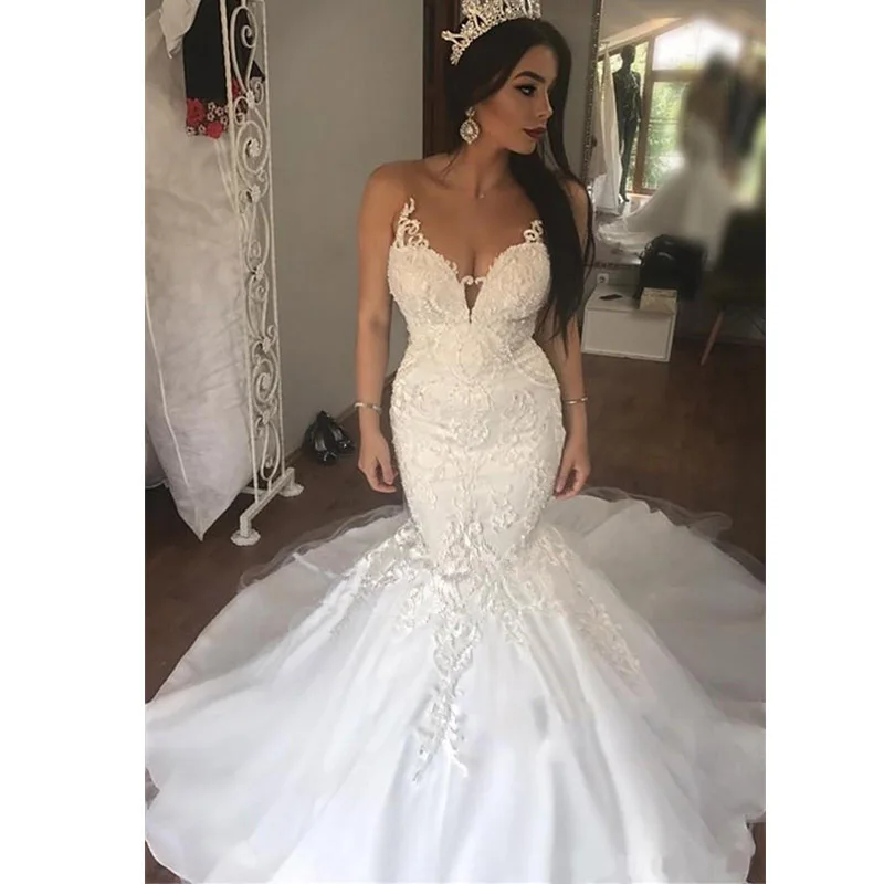 

Charming Sleeveless Lace Appliques Mermaid Wedding Dress Sweep Train Vestidos De Novia Illusion Buttons Back Beach Bridal Gown