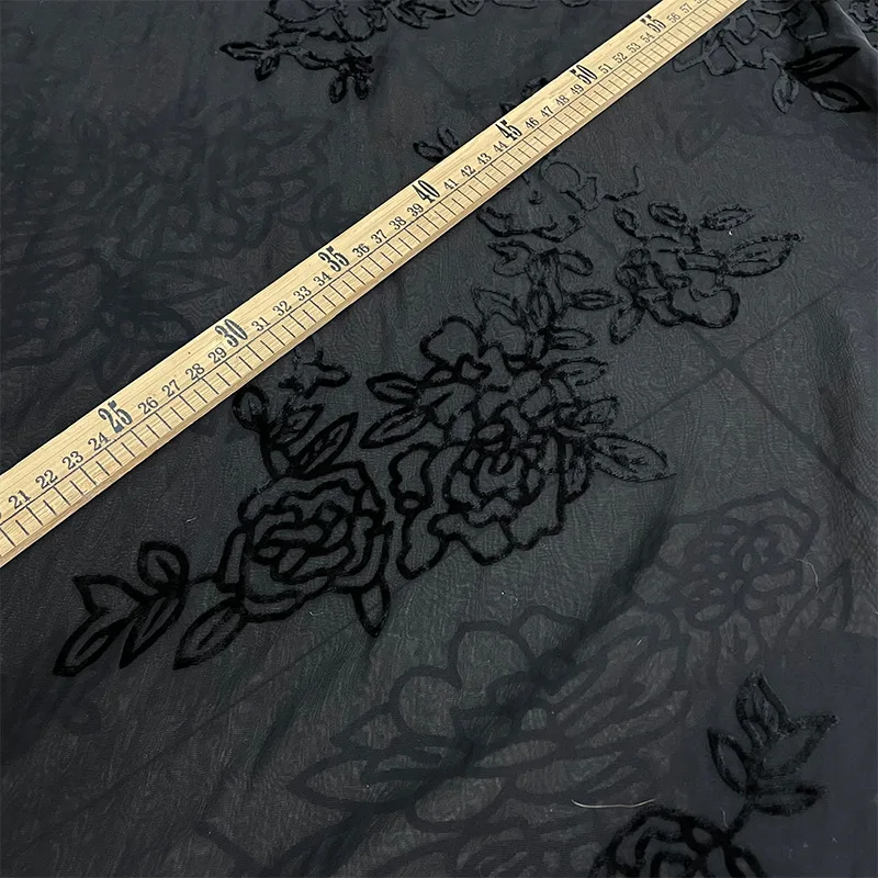 Burnt Embossed Flannel Fashion Pillow Hollow Velvet Fabric Silk Etched-out Gold
Burnt Embossed Flannel Fashion Pillow Hollow Velvet Fabric Silk Etched-out Gold