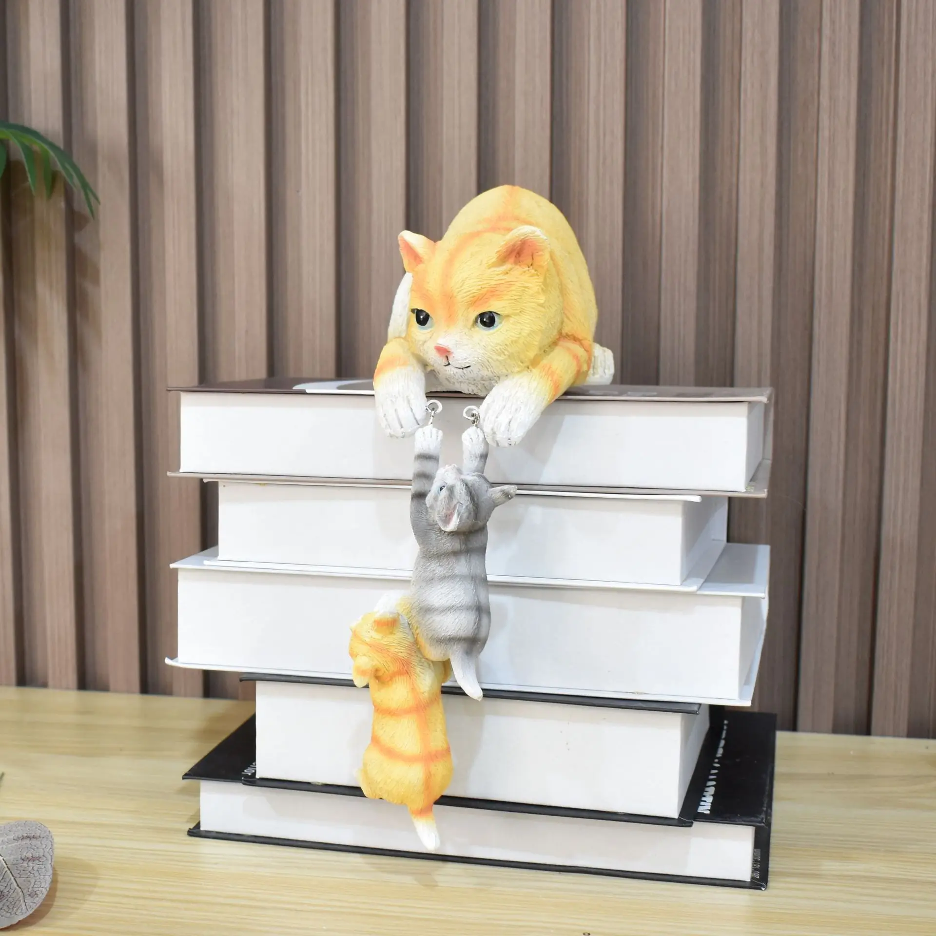 Small Cat Figurine Nordic Resin Tree Desktop Decoration Wholesale Living Room Decoration Decorative Figurines
Small Cat Figurine Nordic Resin Tree Desktop Decoration Wholesale Living Room Decoration Decorative Figurines