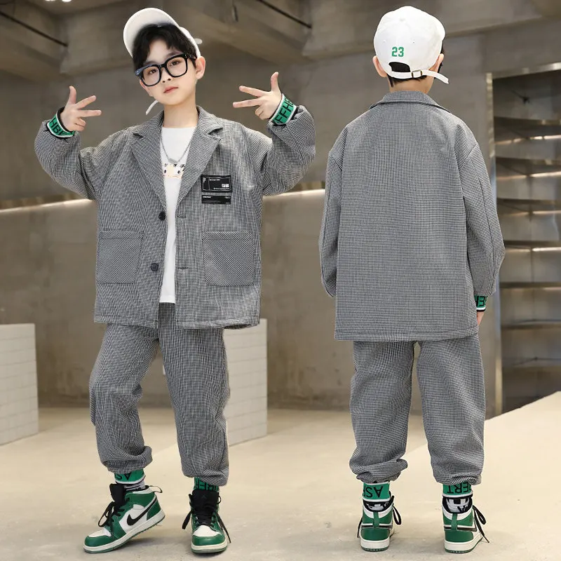 2023 Kids Suit Blazer + Pants 2Pcs Plaid Suit for Teen Boys Girls Jacket Casual School Children Outfits Performance Clothing Set
2023 Kids Suit Blazer + Pants 2Pcs Plaid Suit for Teen Boys Girls Jacket Casual School Children Outfits Performance Clothing Set