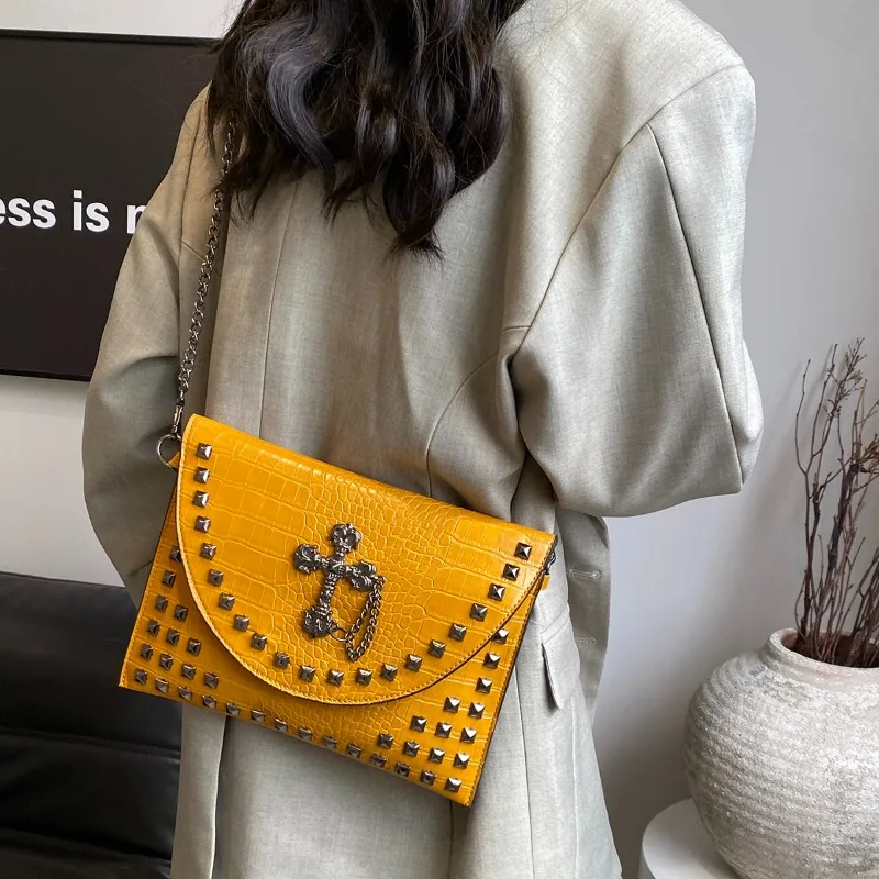 2024 Luxury Women PU Leather Bag Messenger Bags Handbags Famous Brands Designer Female Vintage Gothic Chain Shoulder Bag
2024 Luxury Women PU Leather Bag Messenger Bags Handbags Famous Brands Designer Female Vintage Gothic Chain Shoulder Bag